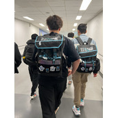 BLG更新旅途趣事：膏想用ON自拍当头像 Bin答飞机厕所难题