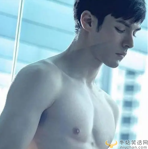 没有男艺人能穿着衣服走出郭敬明的剧