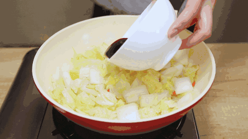 炒白菜最好炒几分钟（30年大厨炒白菜时）