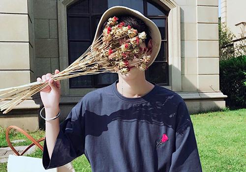 双子女偷偷喜欢你的表现