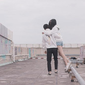 婚姻不够专心 纵向找点新奇的星座女