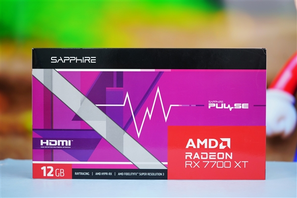 小巧双风扇！蓝宝石RX 7700 XT白金版显卡图赏