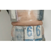 男子绑藏50台苹果iPhone入境被查：肚子上“666”亮了!
