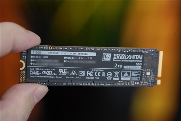读取7000MB/s！699元长江存储致态Ti600 2TB SSD图赏