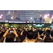 中秋、国庆假期人山人海:外滩放眼望去人人人!