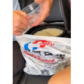 男子带电饭煲上高速 曾被堵2天2夜 直言堵怕了！