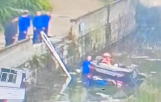母女驾车去看外婆回程坠塘双双溺亡 内幕曝光简直太意外了