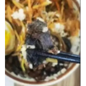 太恶心了！高校食堂疑吃出鼠头 店家曾称是牛肉！