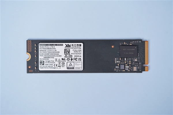 狂飙7000MB/s！长江存储PC411 1TB SSD图赏