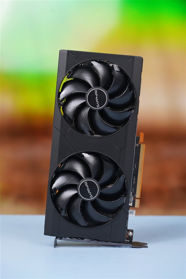 中国特供！蓝宝石AMD RX 6750 GRE 10GB白金版图赏
