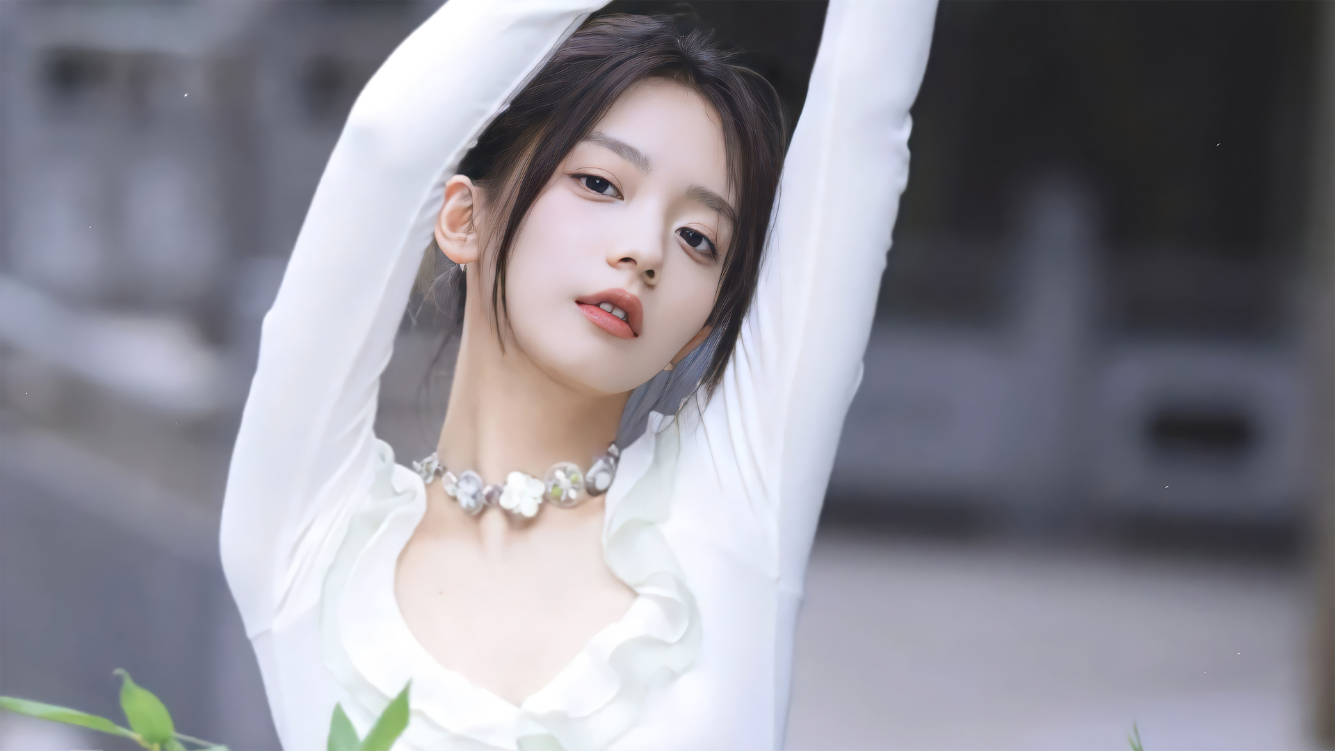 美女白衣壁纸图片