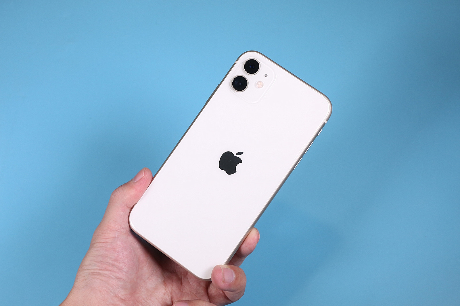 iPhone15提前降价千元致销量下滑：大家更爱国产机