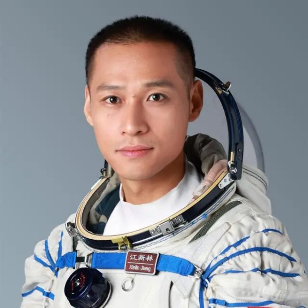 神舟十七号航天员名单推荐