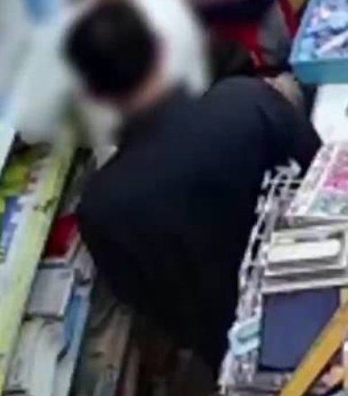 男子尾随女子向其撒尿 警方介入调查已查明男子身份！