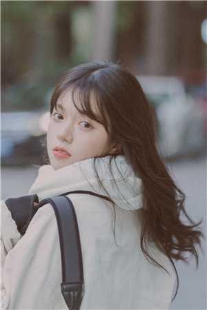 热门作品恋爱脑鬼妻，每晚都换个身体陪我