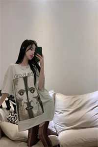 畅读佳作推荐签到变强：我被五个校花女儿曝光了身份