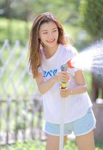 放下高冷白月光，我选火热霸王花完整版