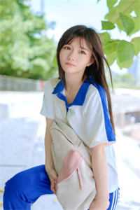 畅销书目小秘官途