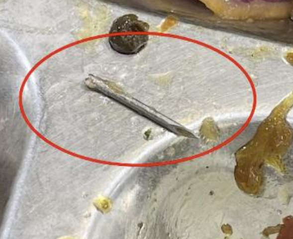 上海交大就食堂饭菜吃出针头致歉 市场监督管理局已介入调查！