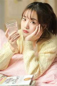 畅销小说系统：拜金女友分手后，我赚了千万