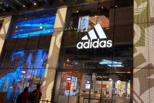 短短不到两年时间 阿迪达斯华南最大旗舰店关店！