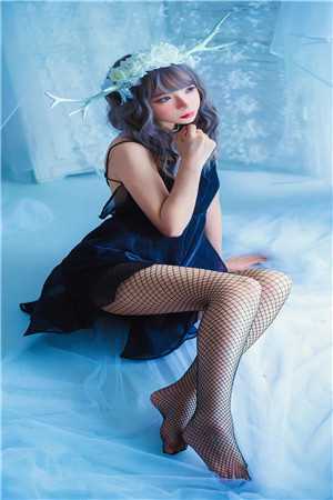 穿进游戏：开局攻略白月光女神精选篇章