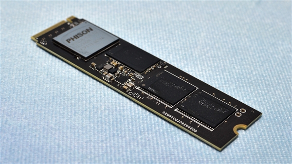 群联新PCIe 5.0 SSD主控首测：满血14GB/s、12W功耗太疯狂