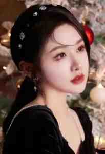 全集阅读不是吧！，开局被美少女倒贴