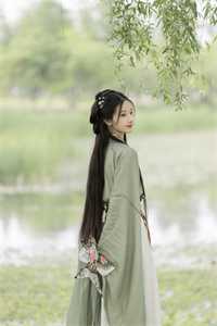 畅销书目天后上热搜后，我国士身份被曝光了