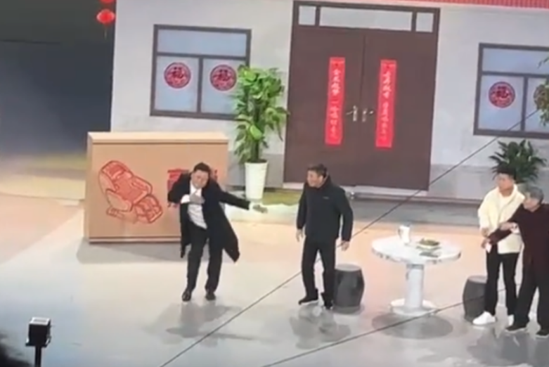 安徽春晚小品跳科目三 导演发声：用得恰当就是好梗！