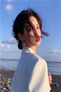 完整文集白月光谈恋爱，我却被批评教育了