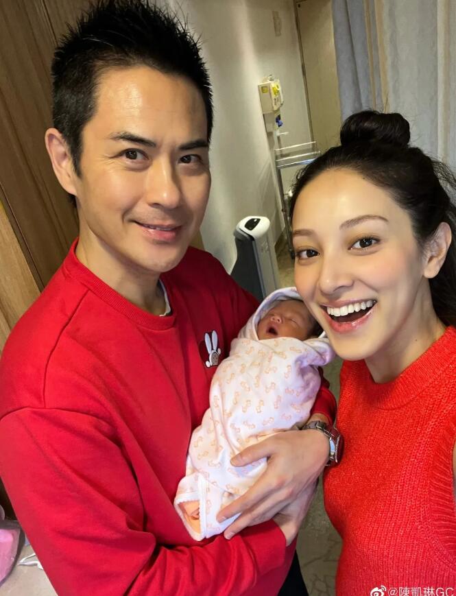 郑嘉颖妻子回应婚变：没有此事 老公不会理会