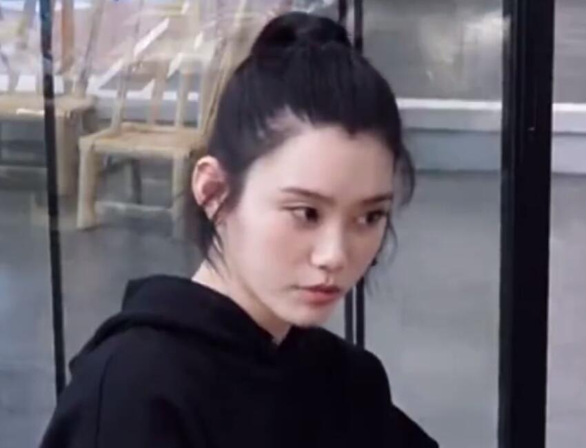 奚梦瑶回应状态更好了：要做一些医美 