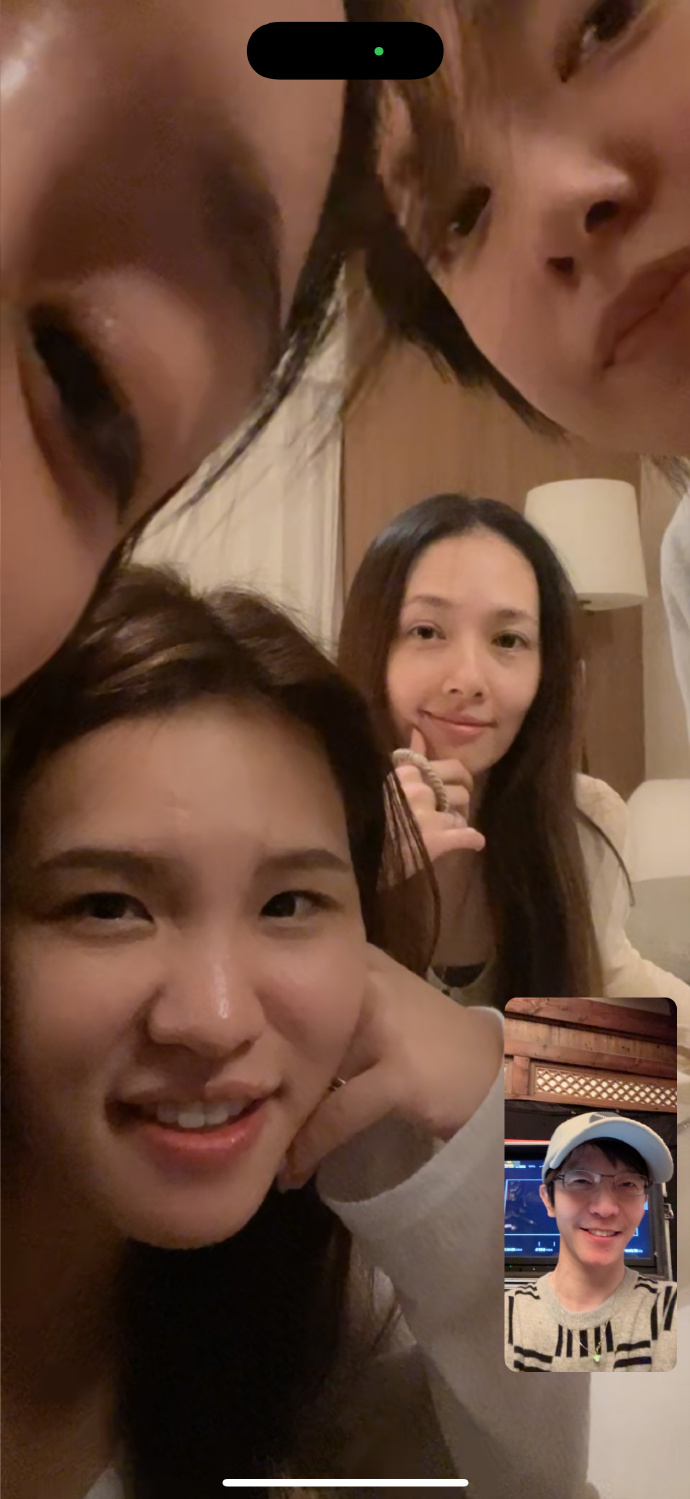 杨幂郭采洁郭碧婷谢依霖同框 郭敬明晒合照