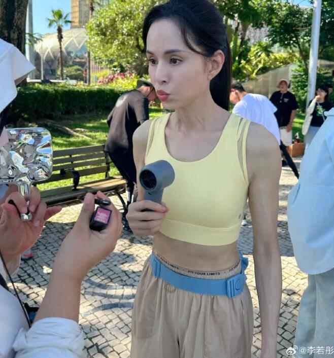 李若彤回应满50减30：心态永远18岁