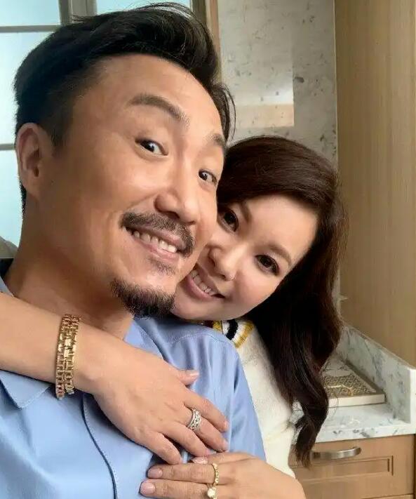 郑中基现身法庭 此前和老婆已互相取关