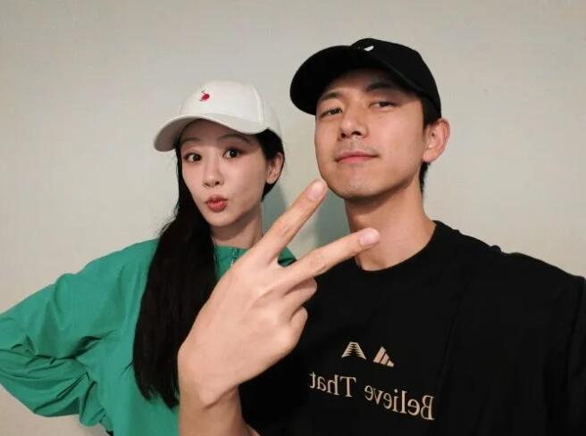 李现晒和杨紫合照 杨紫回应：好久不见呀 蒋长扬