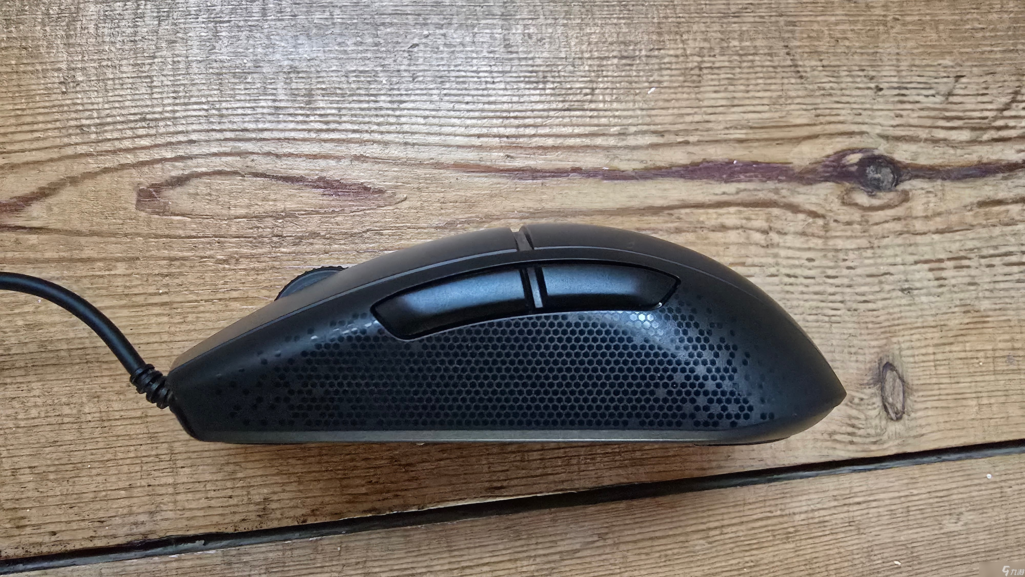 Roccat Burst Core 评测：一款 20 美元的鼠标能有多出色？