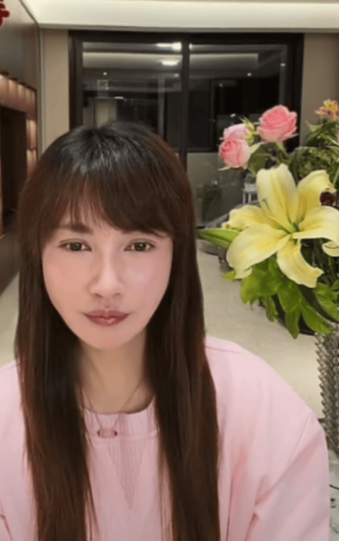 杨雪回应老公长相被指不好看：我不是外貌协会的