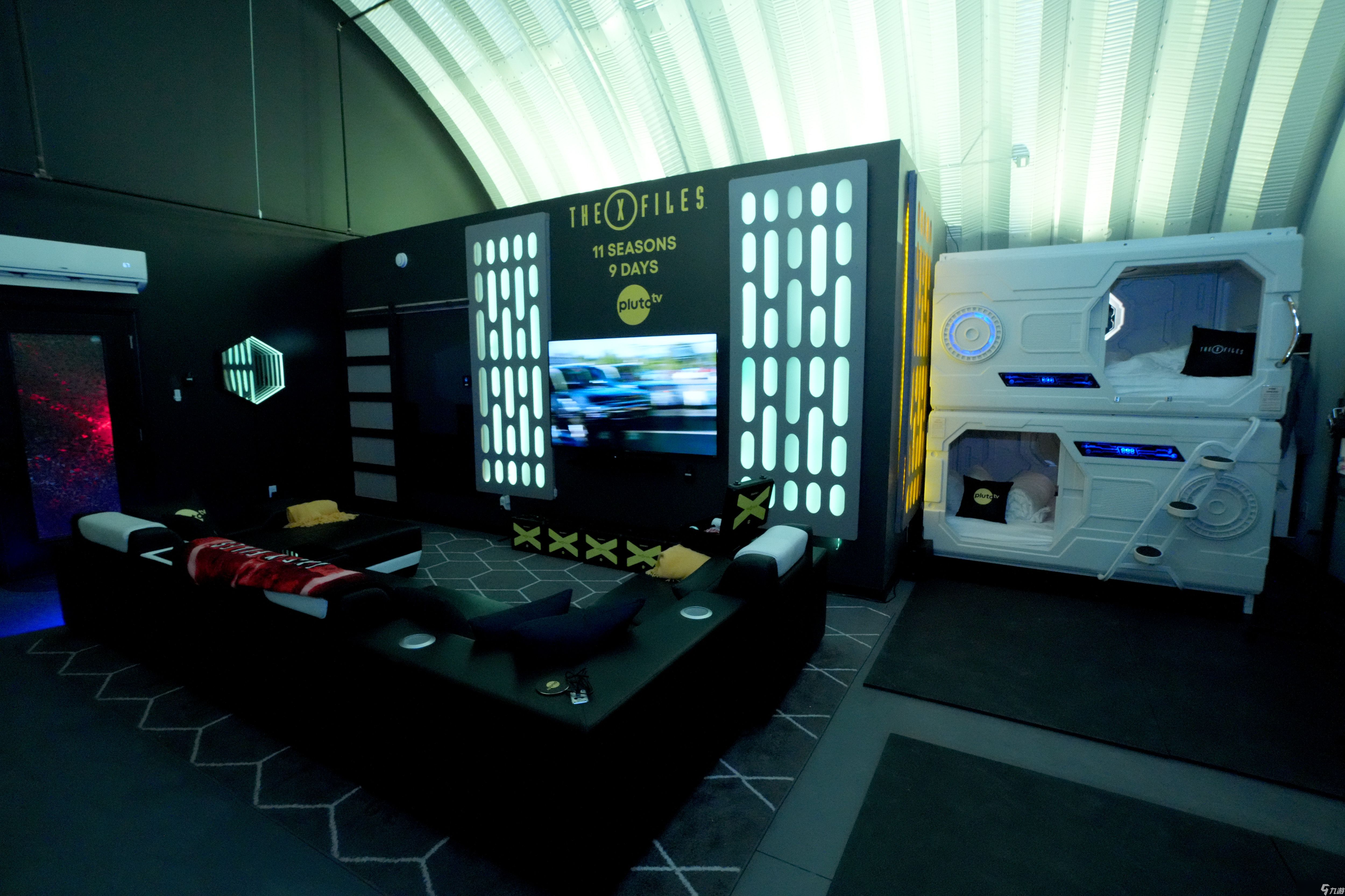 来看看这位在掩体里连看9天《X档案》马拉松的女性（她还有一个疯狂的Scully新理论）