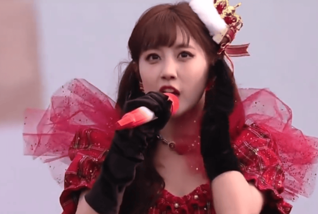 李艺彤回应音乐节演出遭遇设备故障：严重干扰到我