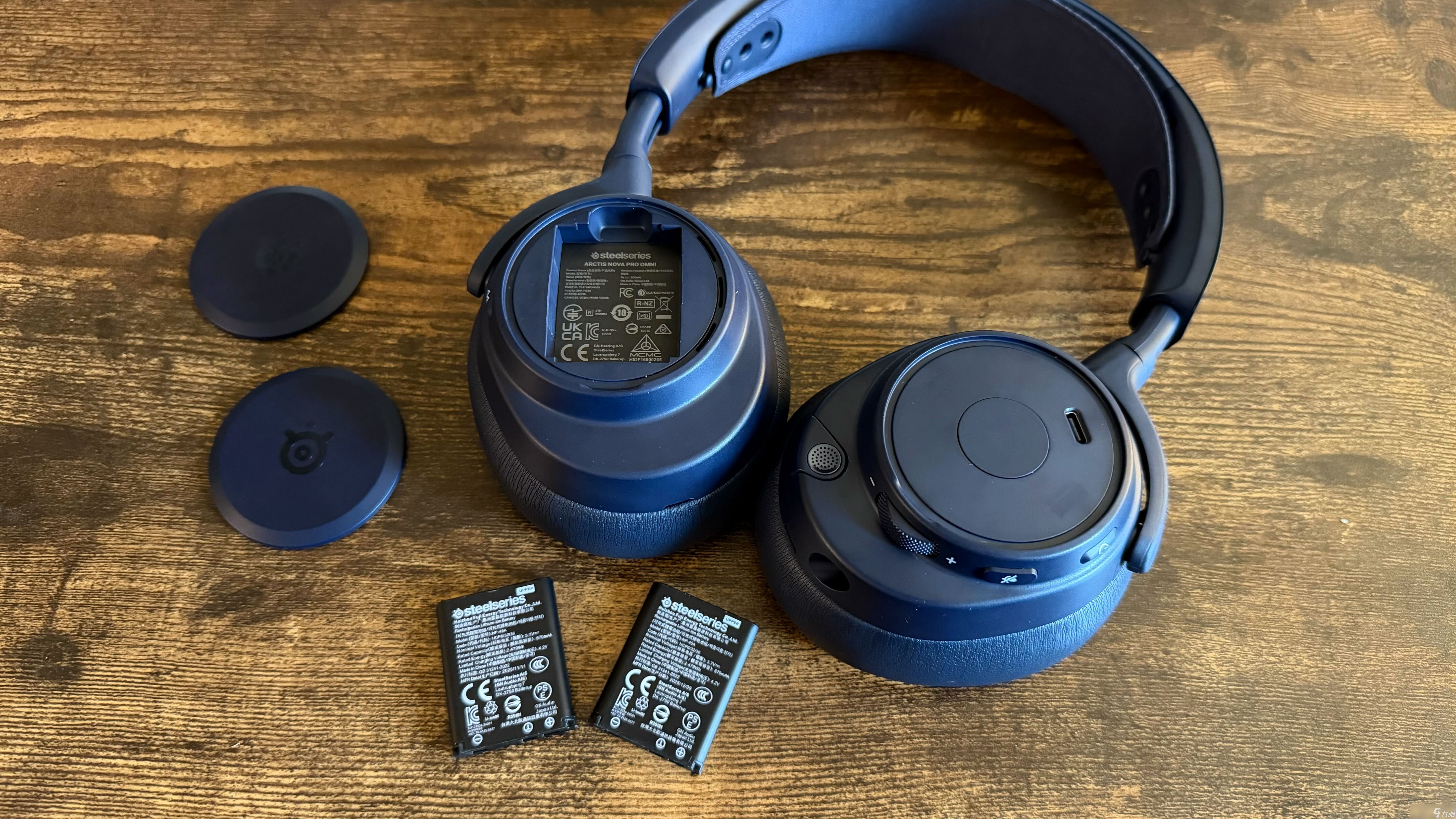 SteelSeries Arctis Nova Pro Omni耳机评测——高端定价，高端体验