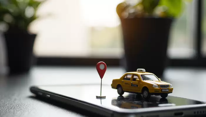 小马智行Robotaxi收入激增4倍 全年业绩目标顺势上调