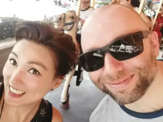 李蕙敏与英国丈夫婚姻生变 清空恩爱照片并与同性友人关系暧昧