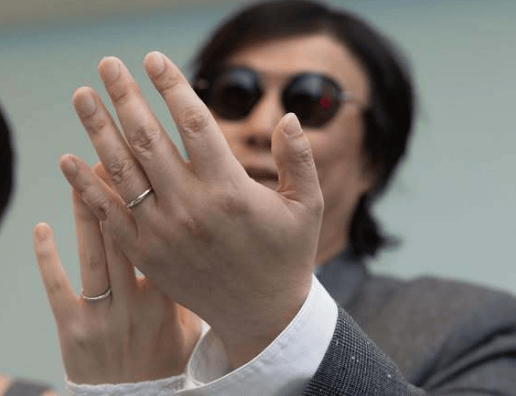 萧煌奇晒婚戒官宣结婚：请大家为我们祝福