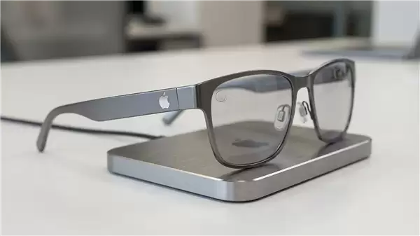 推翻库克布局！新CEO抛弃天价Vision Pro：苹果转向AI智能眼镜赛道