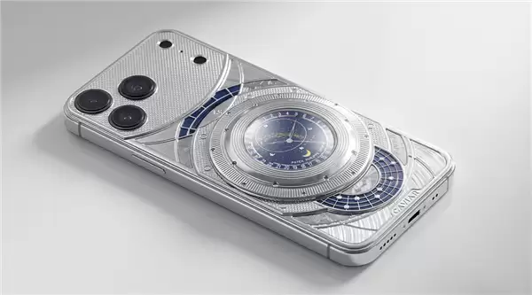 35万起售 Caviar发布iPhone 17 Pro Max典藏版：机身可拆装瑞士名表
