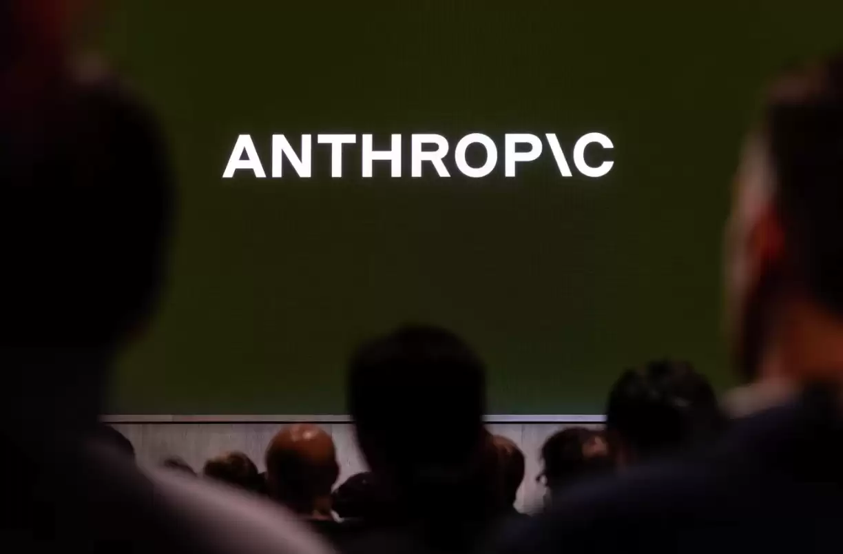 Anthropic呼吁全球暂停AI开发：警告AI自我改进风险