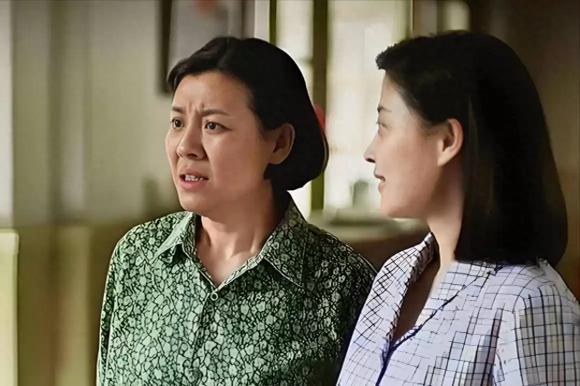 父母爱情：十年后才看懂 江德福跟德华互掐 原是兄妹俩的双簧戏
