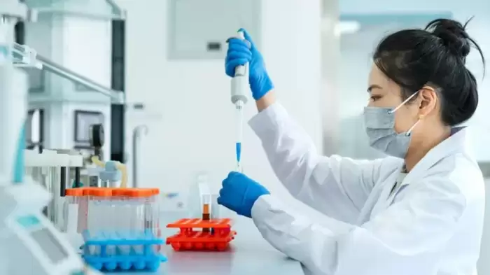 世界首创AI设计疫苗进入人体试验：或将终结频繁打疫苗时代